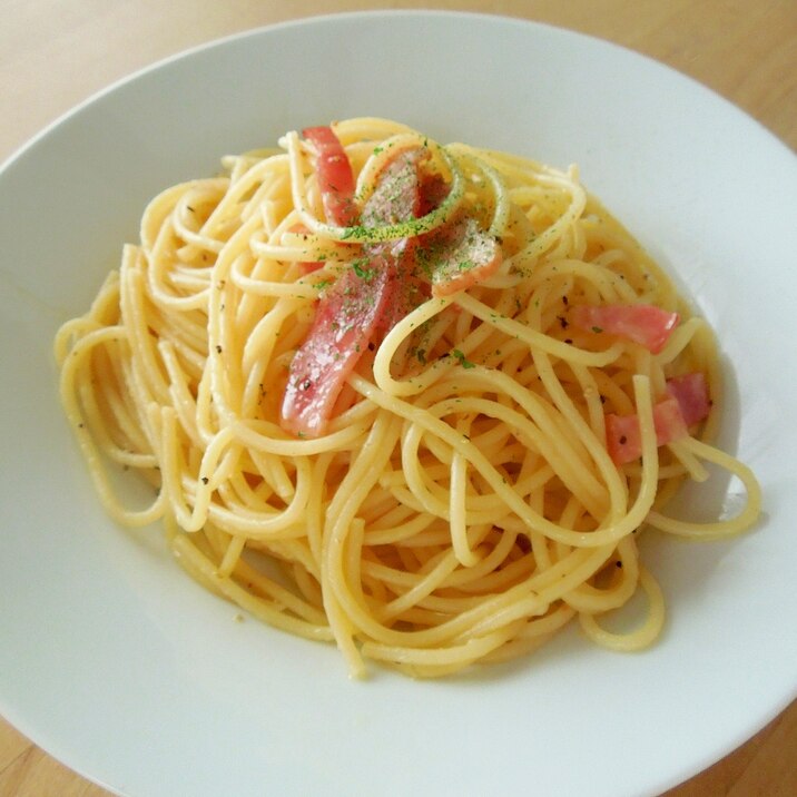 カリカリベーコンの旨味たっぷり!ペペロンチーノ